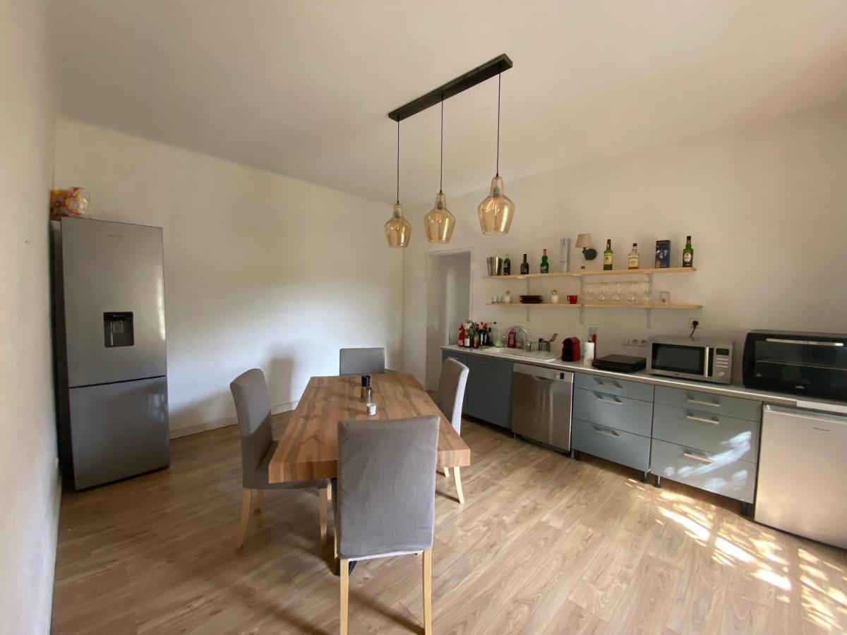 Appartement Eygalieres Avec Petit Jardin מראה חיצוני תמונה
