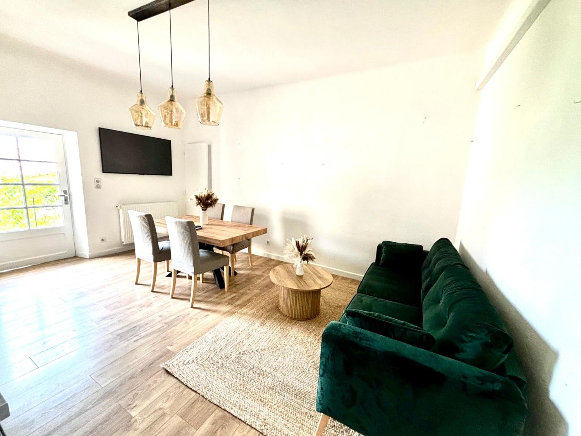Appartement Eygalieres Avec Petit Jardin מראה חיצוני תמונה